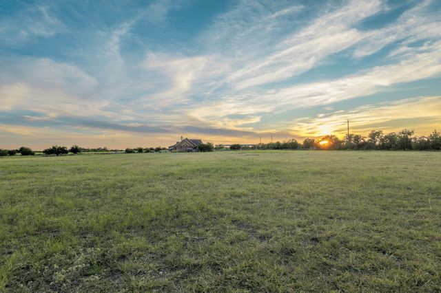 901 County Road 250, Georgetown, TX 78633