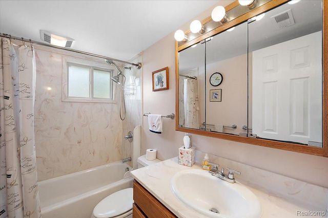 5011 Cecelia Ann Avenue, Independence Charter Township, MI 48346