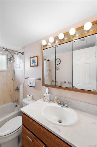5011 Cecelia Ann Avenue, Independence Charter Township, MI 48346