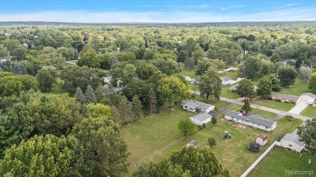 5011 Cecelia Ann Avenue, Independence Charter Township, MI 48346