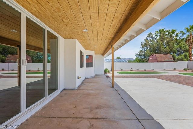 3360 North Pioneer Way, Las Vegas, NV 89129