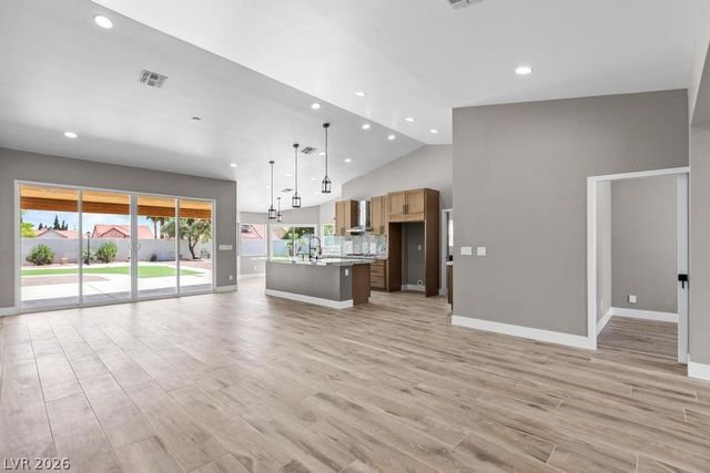 3360 North Pioneer Way, Las Vegas, NV 89129