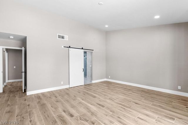 3360 North Pioneer Way, Las Vegas, NV 89129