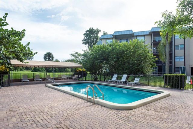 6061 N Falls Cir Drive 402, Lauderhill, FL 33319