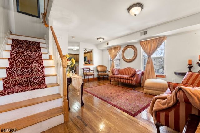 126 Amherst St, East Orange City, NJ 07018