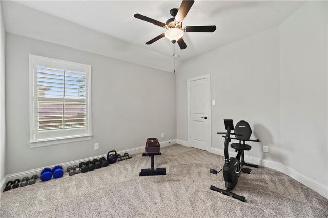 1002 Pleasant Pines Lane, Pinehurst, TX 77362