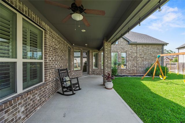 1002 Pleasant Pines Lane, Pinehurst, TX 77362