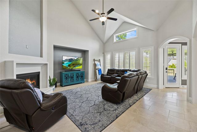 1002 Pleasant Pines Lane, Pinehurst, TX 77362
