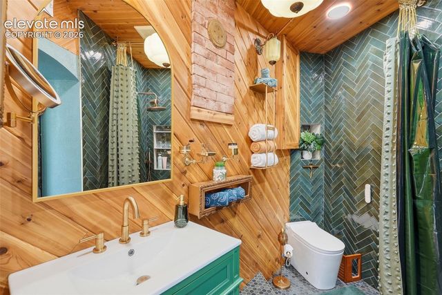 370 Ruxton Avenue, Manitou Springs, CO 80829