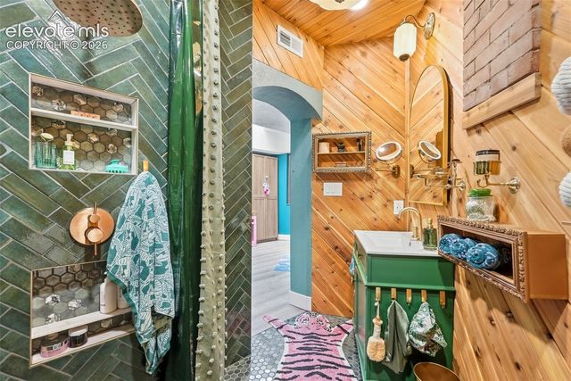 370 Ruxton Avenue, Manitou Springs, CO 80829
