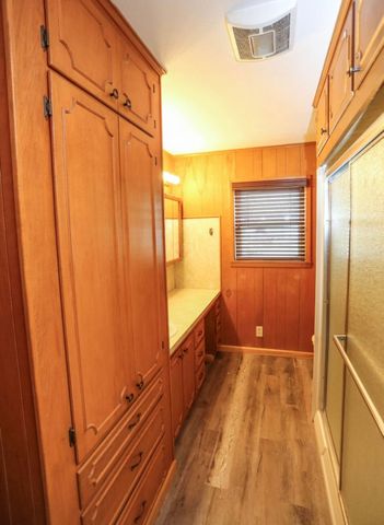 405 W Neely Avenue, Comanche, TX 76442