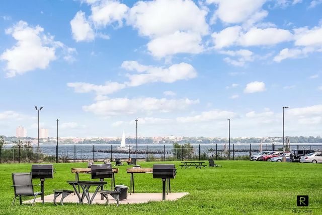 90 Bay Street Landing # 2-G, New York City, NY 10301