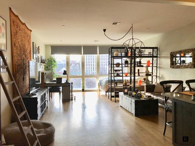 90 Bay Street Landing # 2-G, New York City, NY 10301