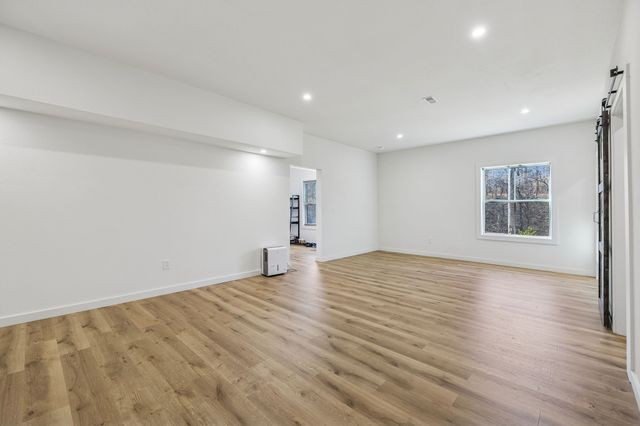 133 Grices Creek Rd, Cumberland City, TN 37050