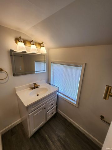 1324 E Illinois Street, Evansville, IN 47711