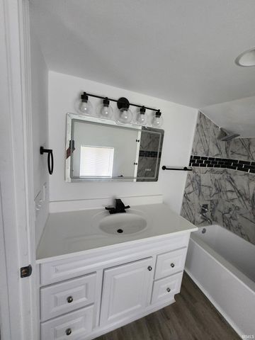 1324 E Illinois Street, Evansville, IN 47711