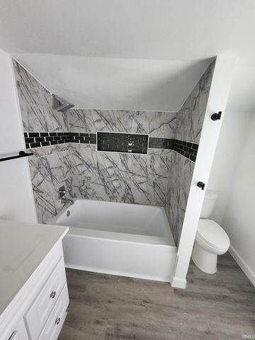 1324 E Illinois Street, Evansville, IN 47711