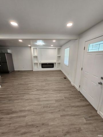 1324 E Illinois Street, Evansville, IN 47711