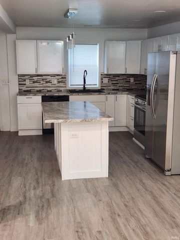 1324 E Illinois Street, Evansville, IN 47711