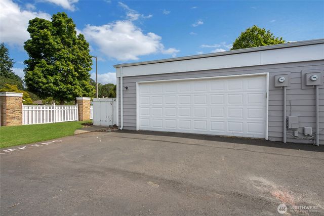 8608 Onyx Drive SW #E, Lakewood, WA 98498