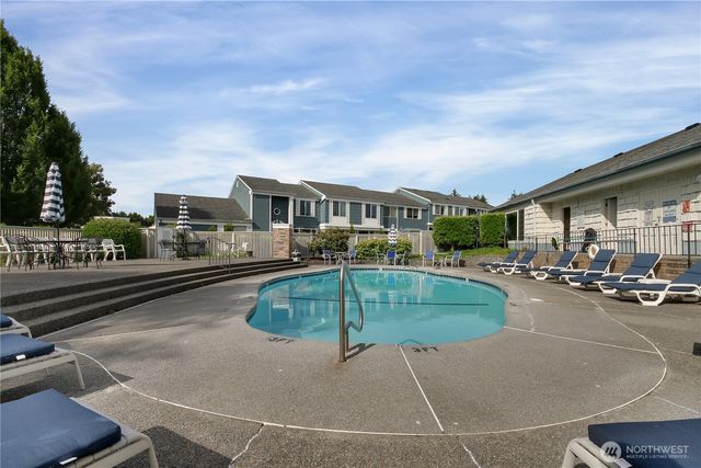8608 Onyx Drive SW #E, Lakewood, WA 98498