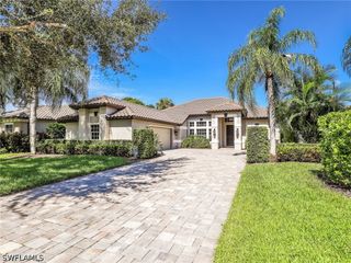 8983 Mustang Island CIR, Naples, FL 34113