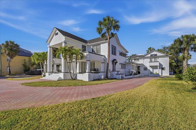 208 N SPRING BOULEVARD, Tarpon Springs, FL 34689