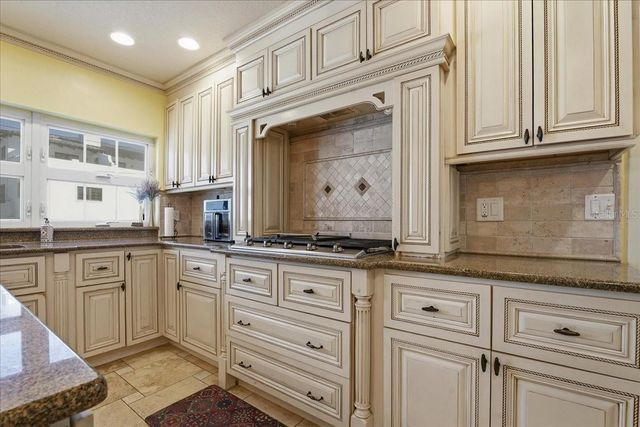 208 N SPRING BOULEVARD, Tarpon Springs, FL 34689