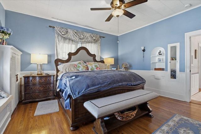 208 N SPRING BOULEVARD, Tarpon Springs, FL 34689