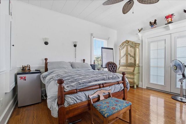 208 N SPRING BOULEVARD, Tarpon Springs, FL 34689