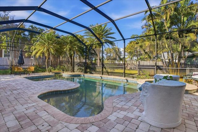 208 N SPRING BOULEVARD, Tarpon Springs, FL 34689