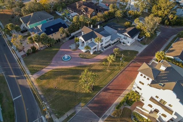 208 N SPRING BOULEVARD, Tarpon Springs, FL 34689