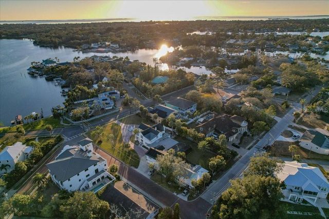 208 N SPRING BOULEVARD, Tarpon Springs, FL 34689