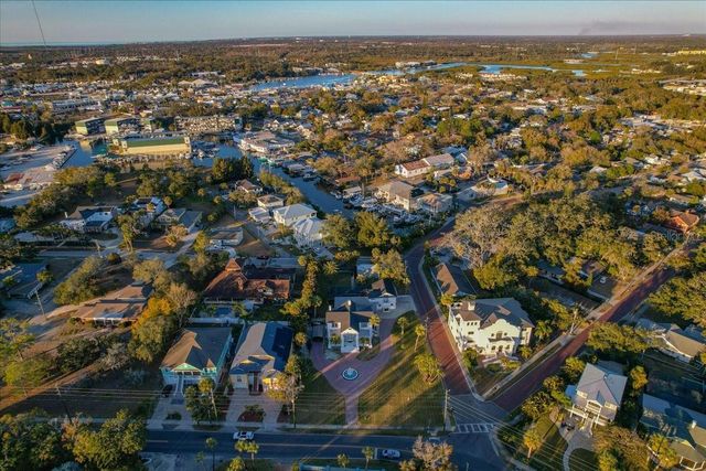 208 N SPRING BOULEVARD, Tarpon Springs, FL 34689