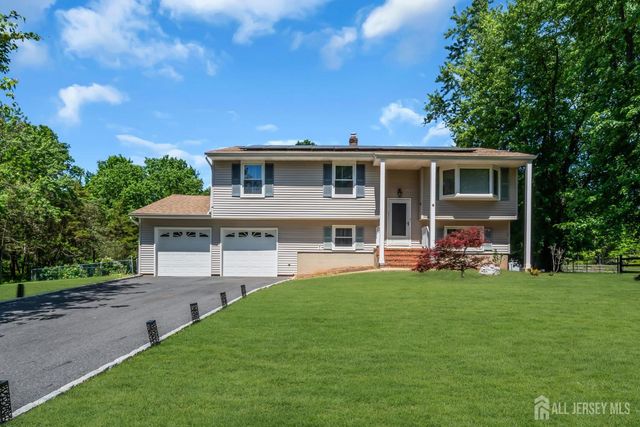 6 Fox Chase Run, Hillsborough, NJ 08844