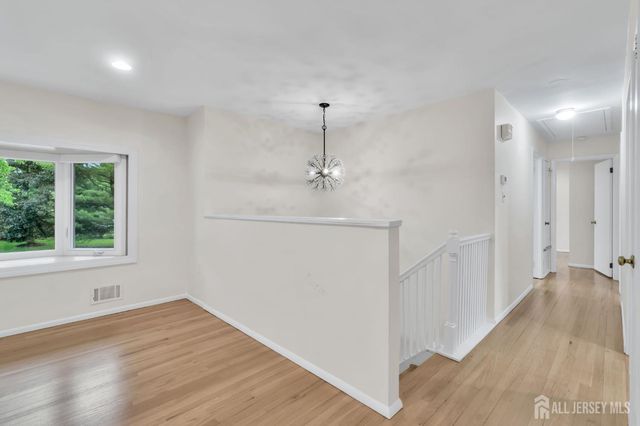 6 Fox Chase Run, Hillsborough, NJ 08844
