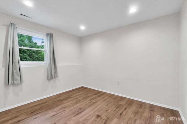 6 Fox Chase Run, Hillsborough, NJ 08844