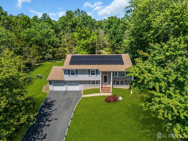 6 Fox Chase Run, Hillsborough, NJ 08844