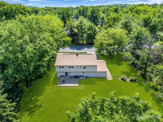 6 Fox Chase Run, Hillsborough, NJ 08844