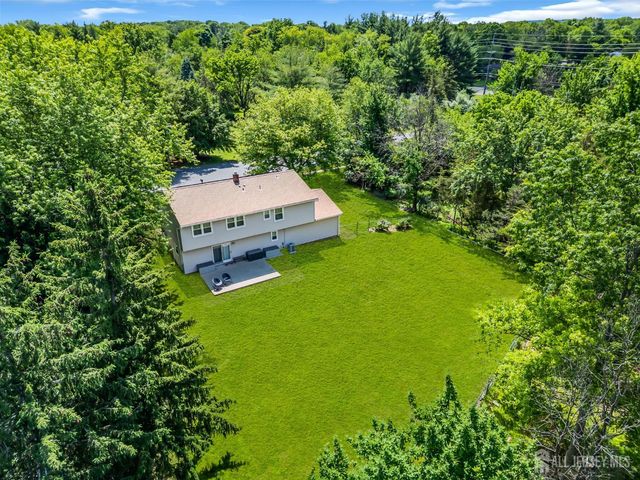 6 Fox Chase Run, Hillsborough, NJ 08844