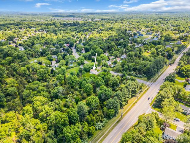 6 Fox Chase Run, Hillsborough, NJ 08844