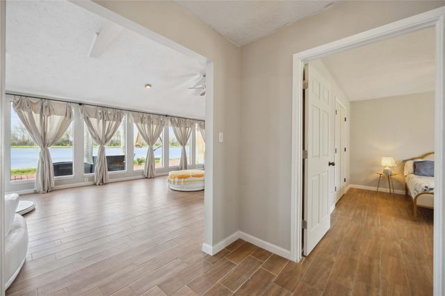 911 Brook Forest Drive, Conroe, TX 77385