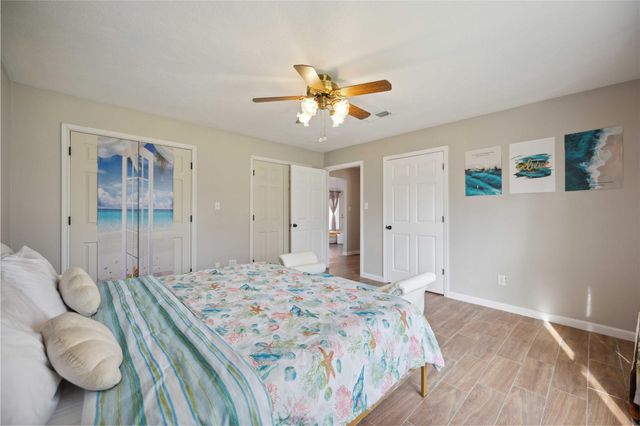 911 Brook Forest Drive, Conroe, TX 77385