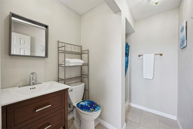 911 Brook Forest Drive, Conroe, TX 77385