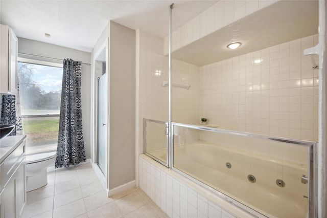 911 Brook Forest Drive, Conroe, TX 77385