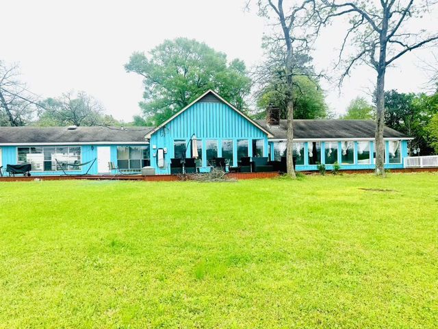 911 Brook Forest Drive, Conroe, TX 77385