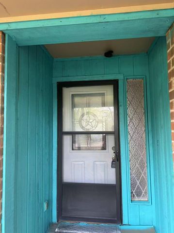 911 Brook Forest Drive, Conroe, TX 77385