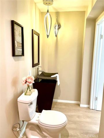 17912 Gridley Road, Artesia, CA 90701