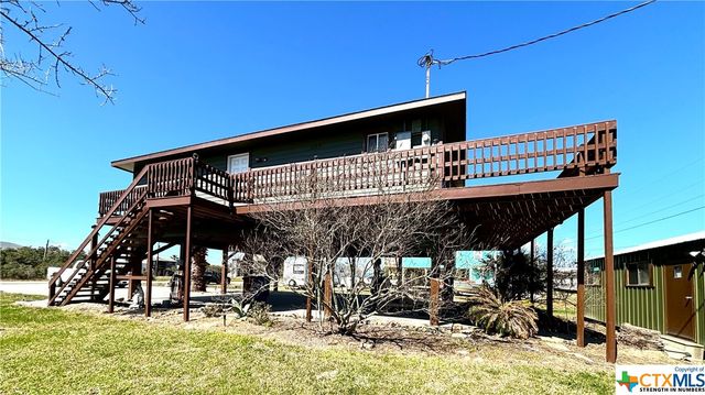 58 Heather Street, Port O'connor, TX 77982