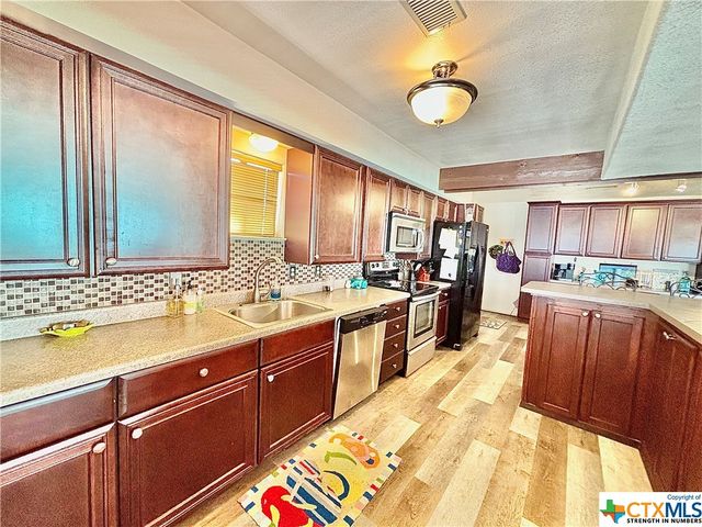 58 Heather Street, Port O'connor, TX 77982
